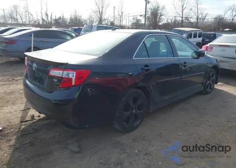 2014 Toyota Camry Se V6 z USA, uszkodzony, nr VIN 4T1BK1FK9EU545238